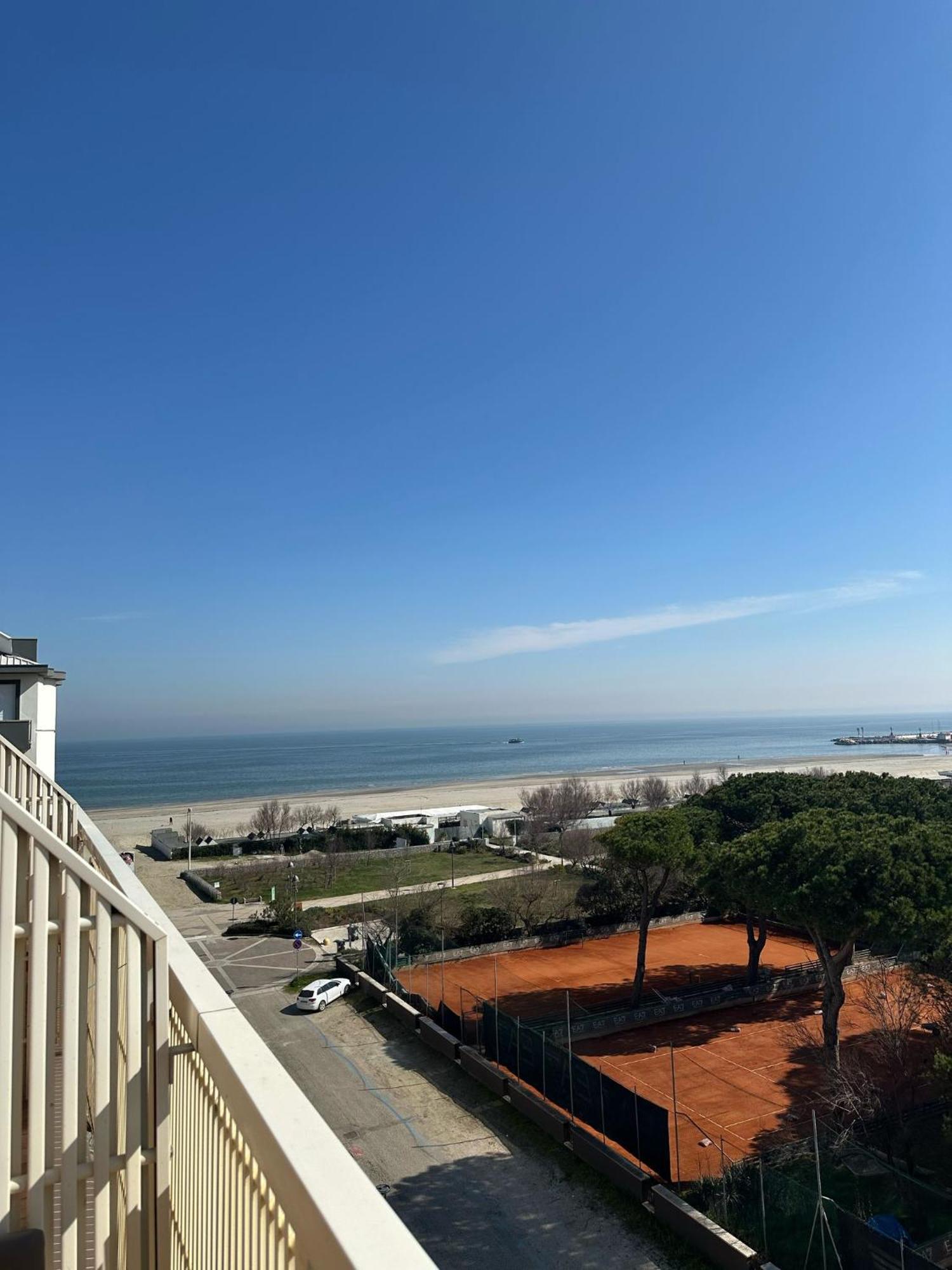 Hotel Helios Beach Milano Marittima Exterior foto