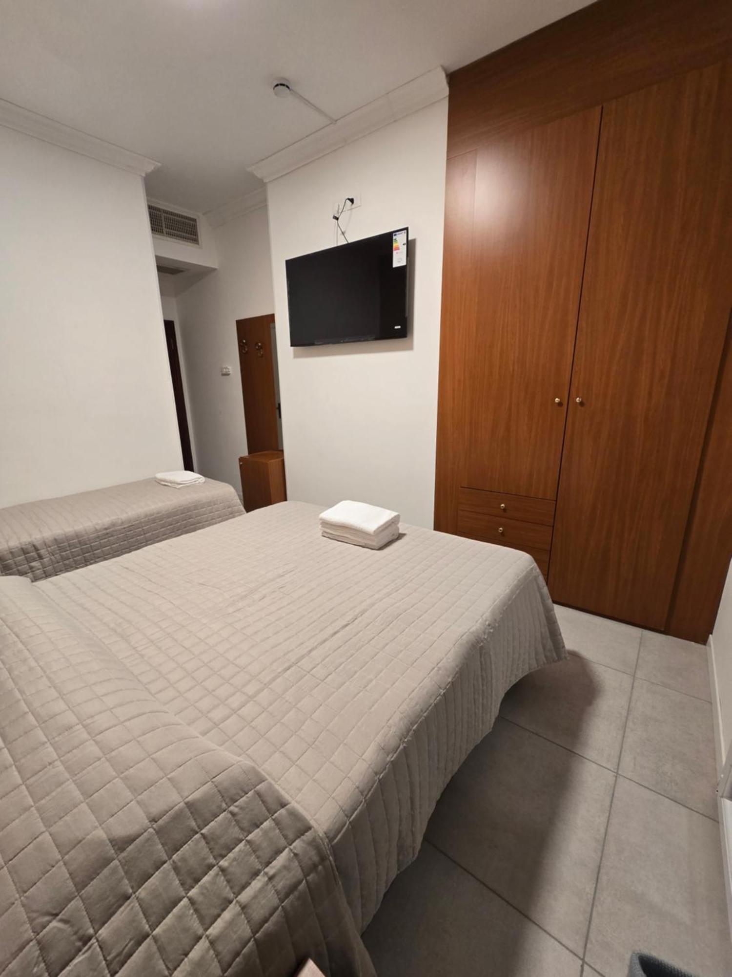 Hotel Helios Beach Milano Marittima Exterior foto
