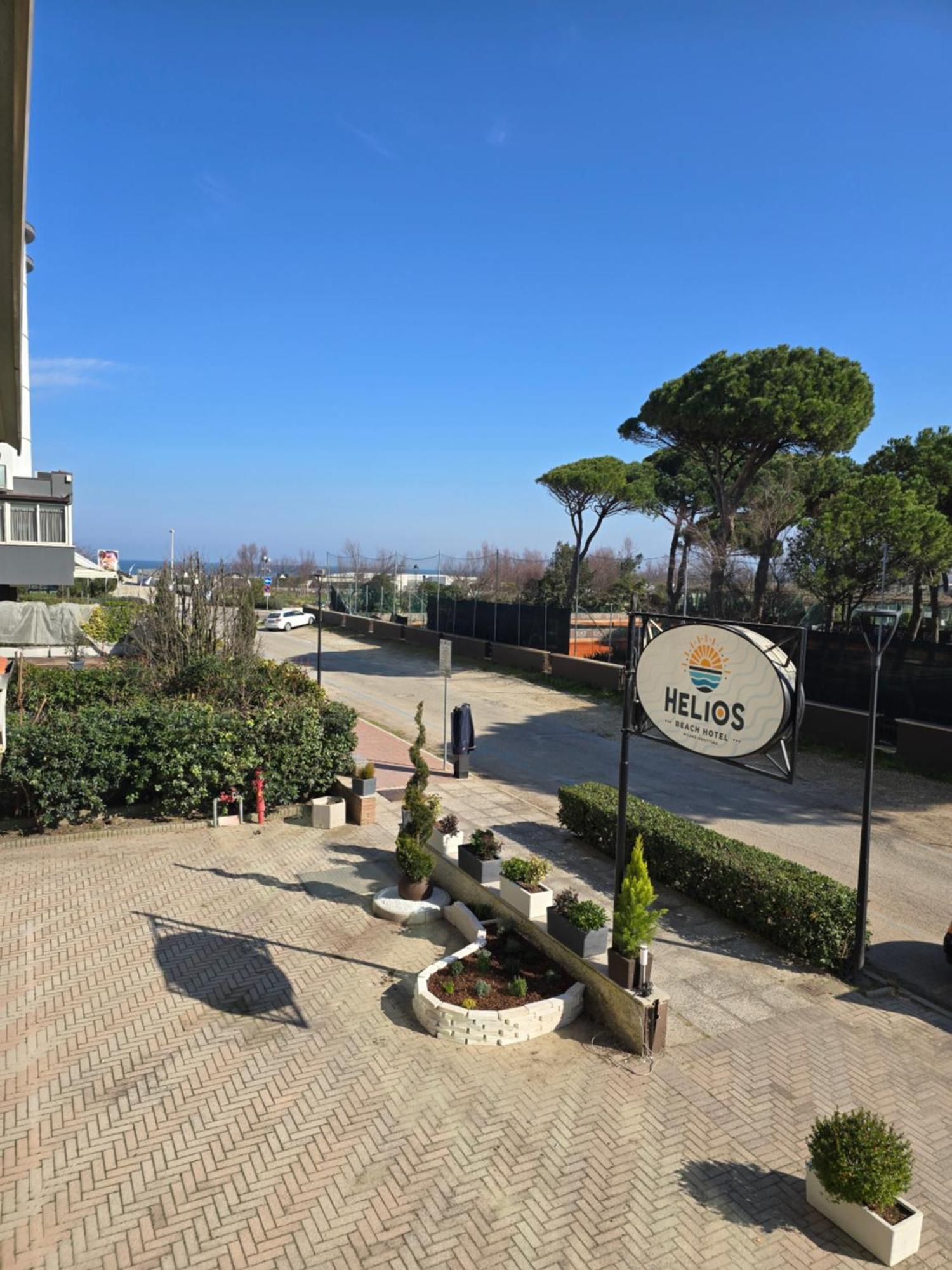 Hotel Helios Beach Milano Marittima Exterior foto