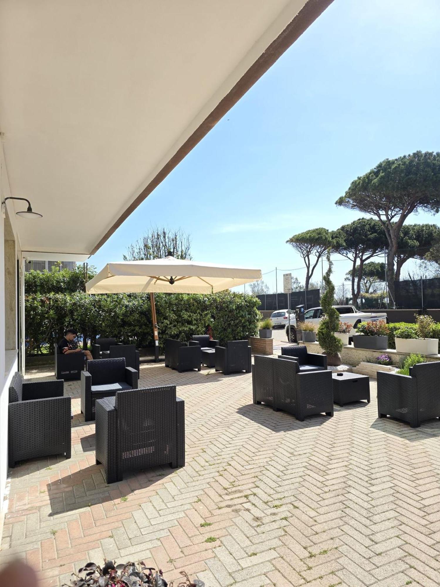 Hotel Helios Beach Milano Marittima Exterior foto