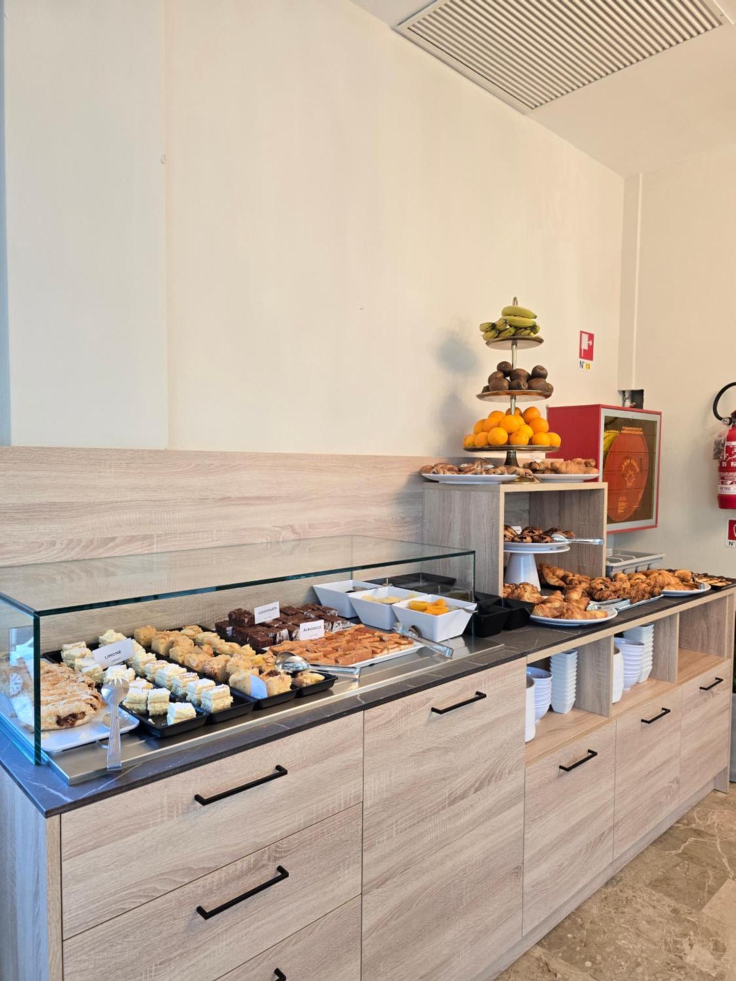 Hotel Helios Beach Milano Marittima Exterior foto