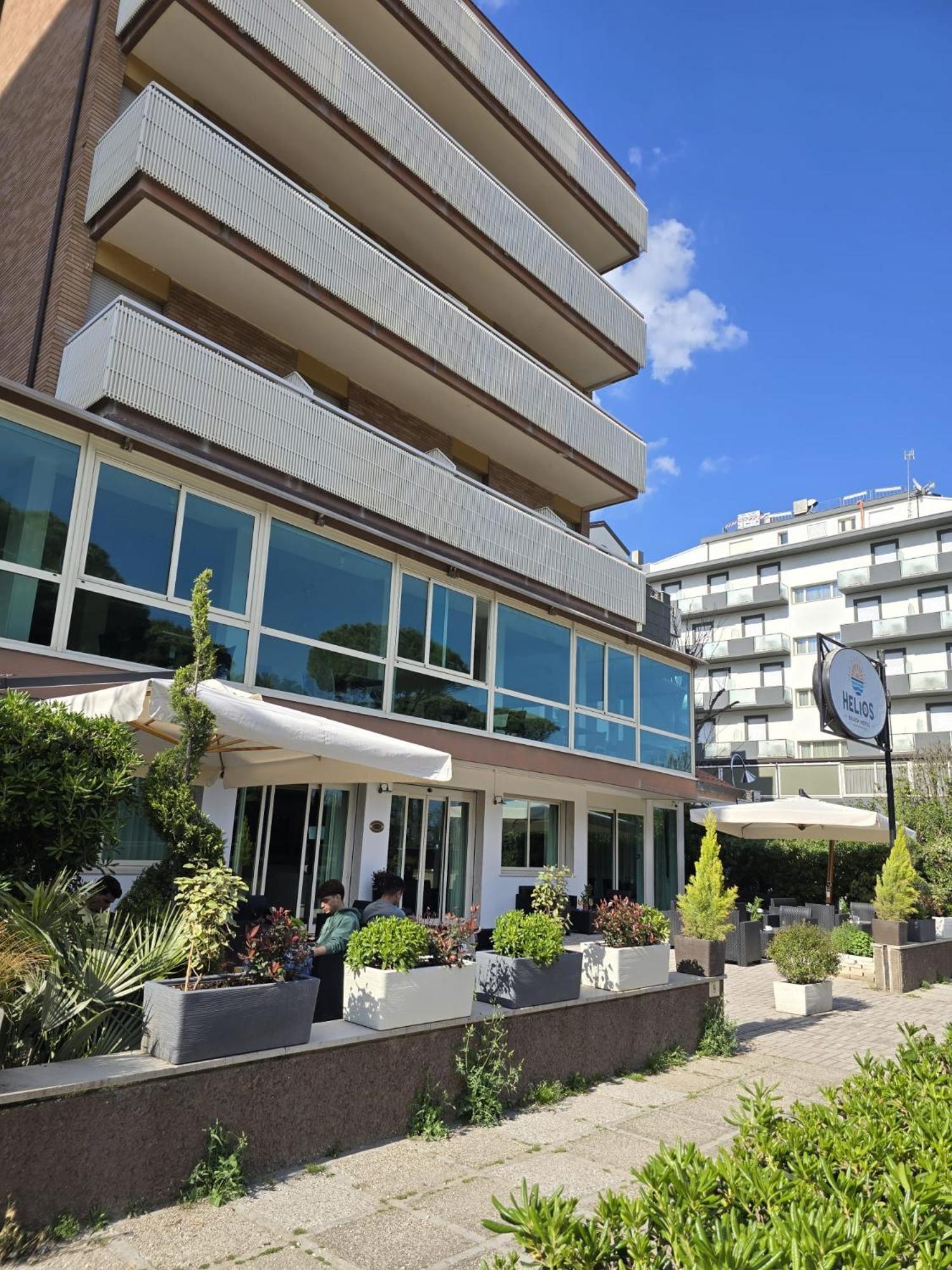 Hotel Helios Beach Milano Marittima Exterior foto
