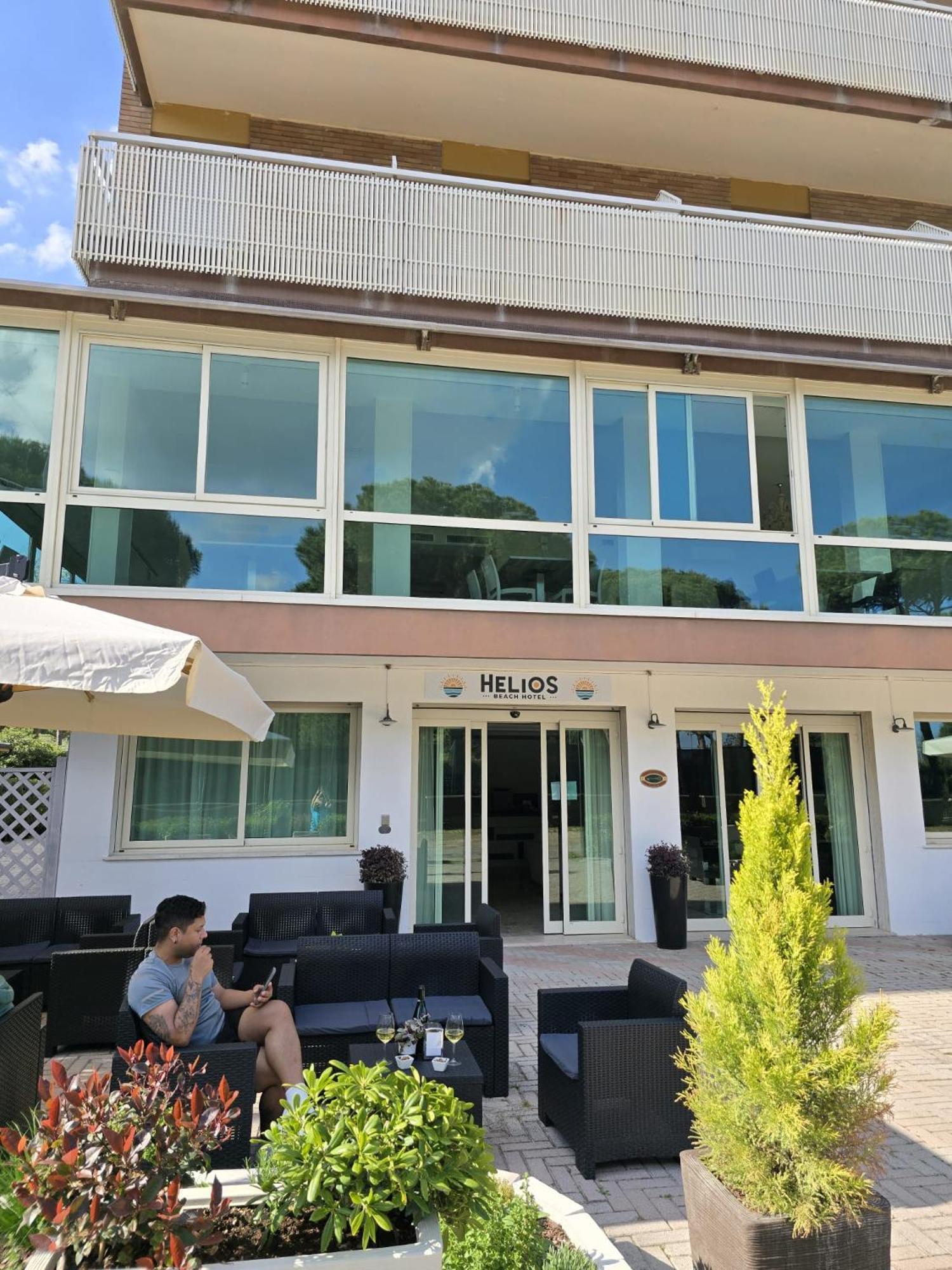 Hotel Helios Beach Milano Marittima Exterior foto