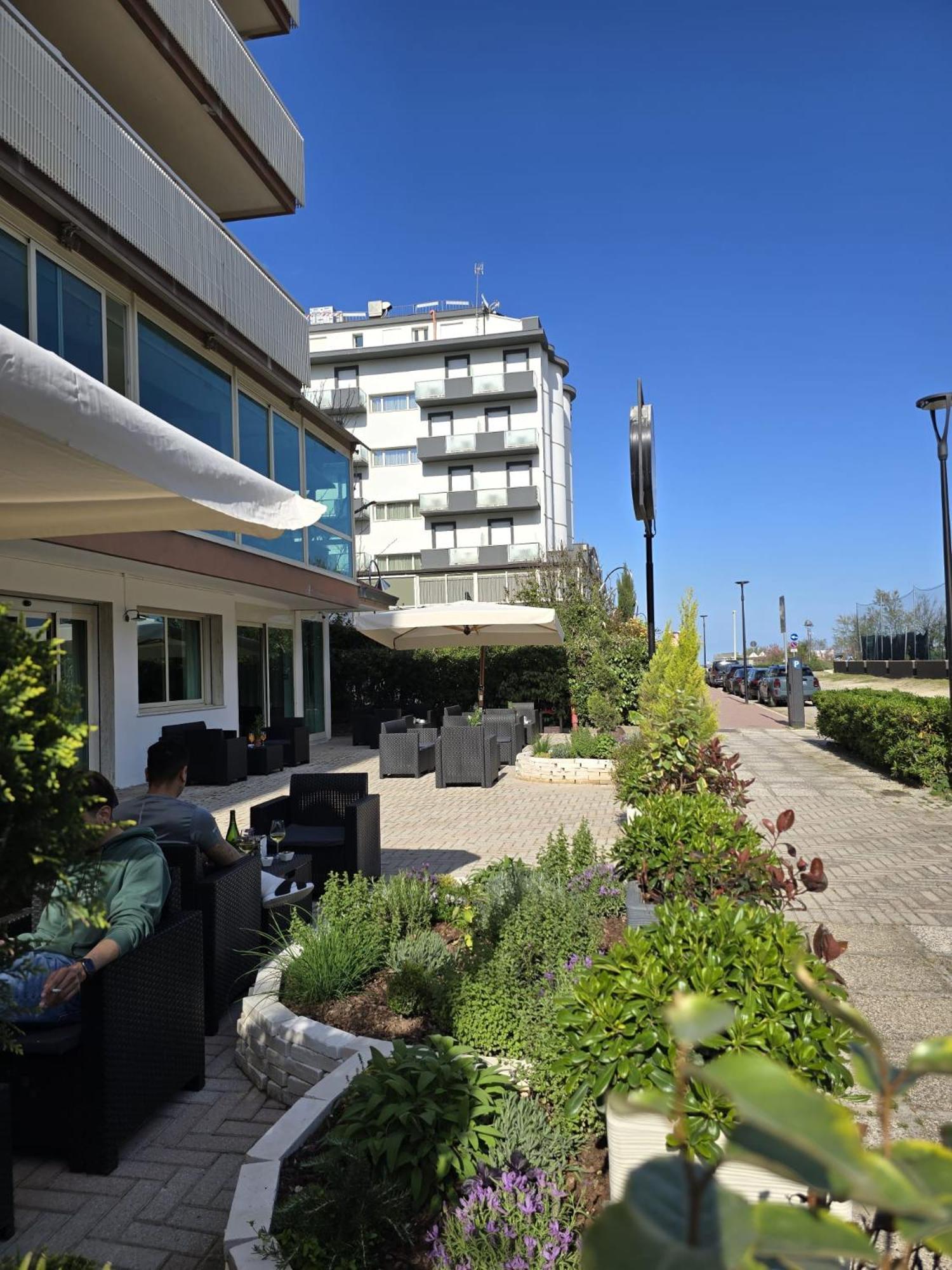 Hotel Helios Beach Milano Marittima Exterior foto