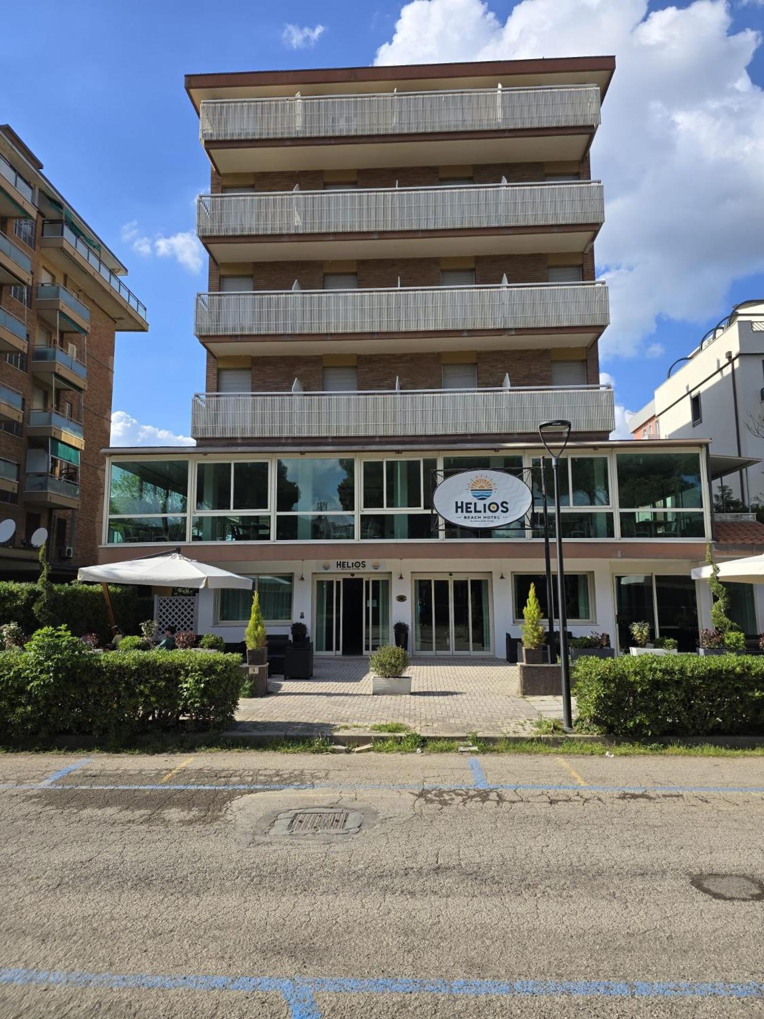 Hotel Helios Beach Milano Marittima Exterior foto