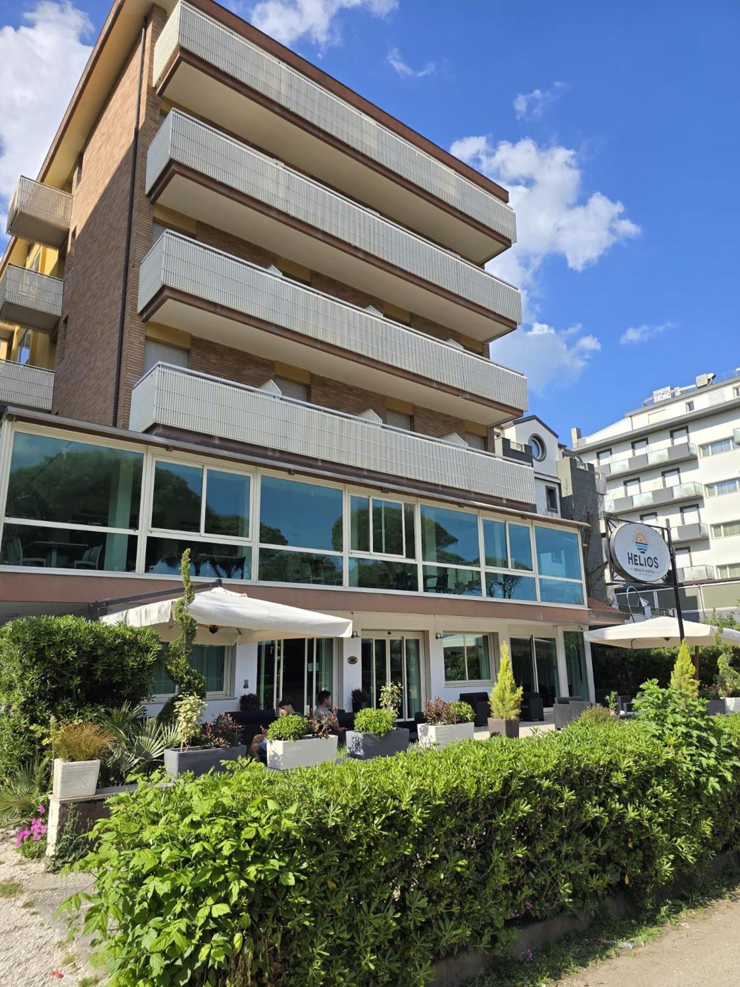 Hotel Helios Beach Milano Marittima Exterior foto