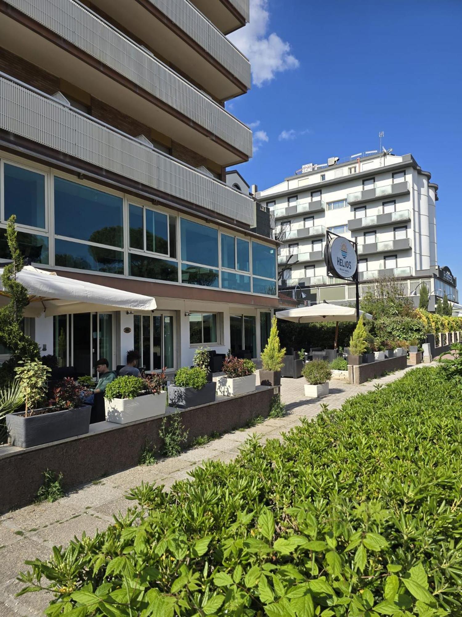 Hotel Helios Beach Milano Marittima Exterior foto